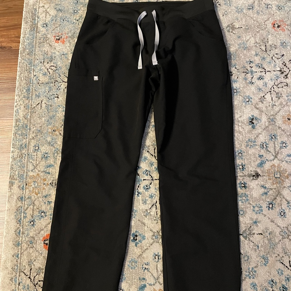 FIGS Kade Cargo Scrub Pant